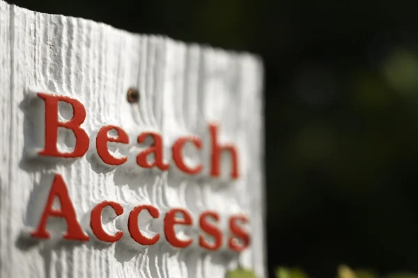 Znak dostępu na plaży. — Zdjęcie stockowe