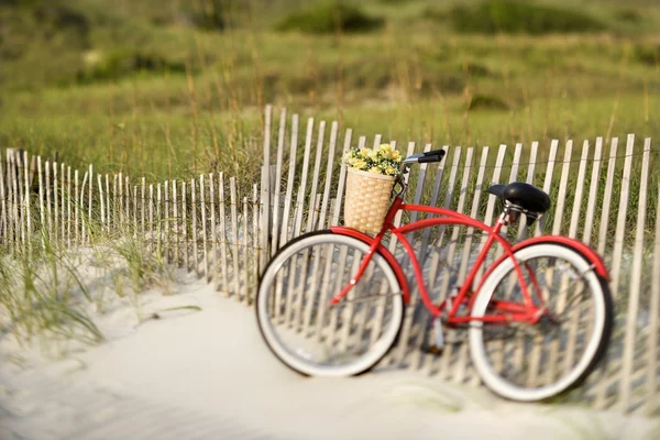Fahrrad am Strand. — Stockfoto