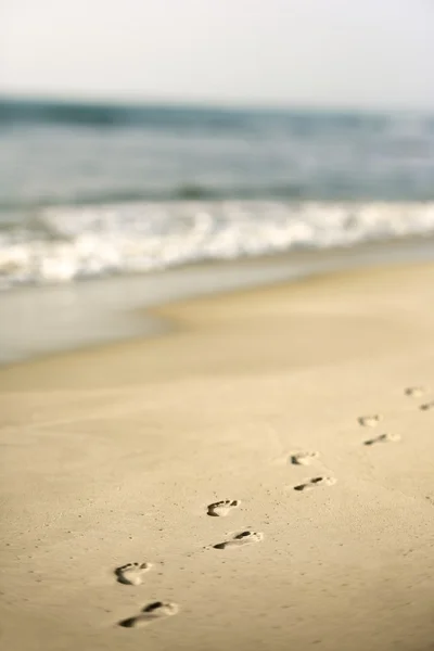Fotspår i sand. — Stockfoto