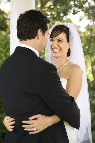 Szczęśliwy newlywed para — Zdjęcie stockowe