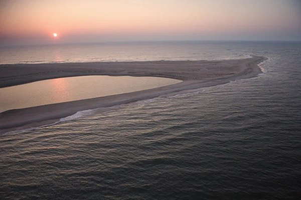 Barra di sabbia costiera . — Foto Stock