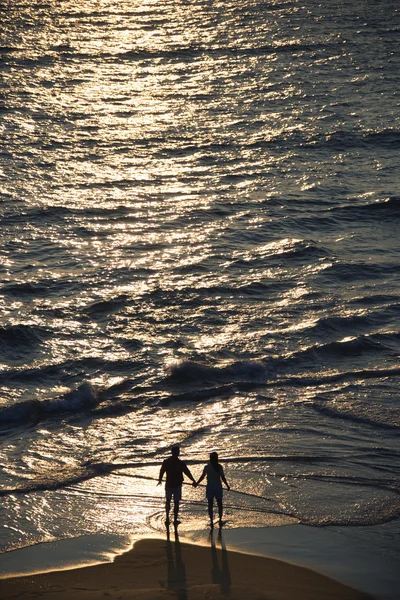 Εναέρια ζευγαριού στην παραλία. — Φωτογραφία Αρχείου