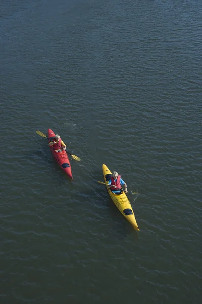 Niños océano kayak . — Foto de Stock