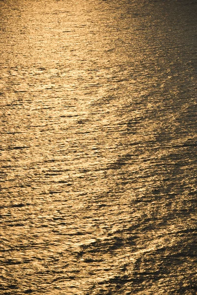 Puesta de sol en el agua . — Foto de Stock