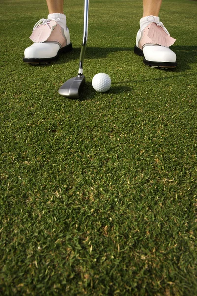 Golfer uit zetten — Stockfoto