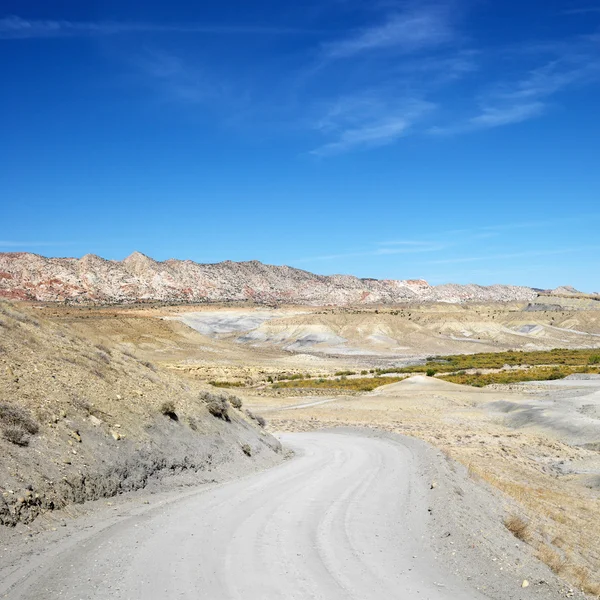 Пустынная дорога. — стоковое фото