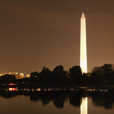 Washington Anıtı, gece.