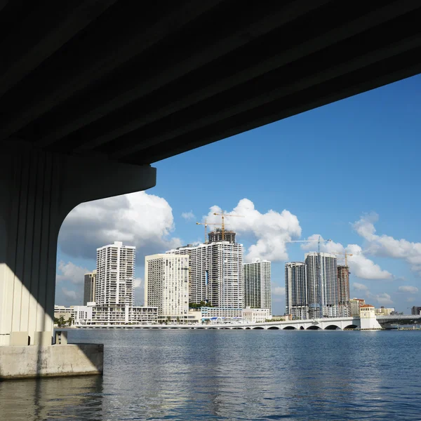 Linha do horizonte à beira-mar, Miami . — Fotografia de Stock