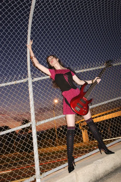Mulher com guitarra. — Fotografia de Stock