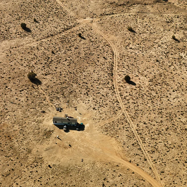 砂漠のトレーラーの家. — ストック写真