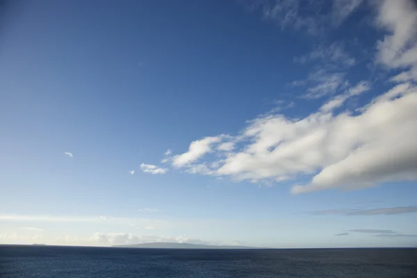 Небо и океан . — стоковое фото
