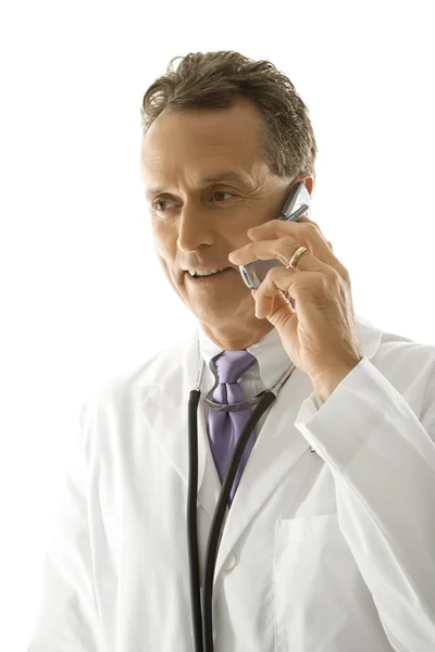 Médico no celular . — Fotografia de Stock
