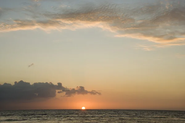 Soluppgång på havet. — Stockfoto