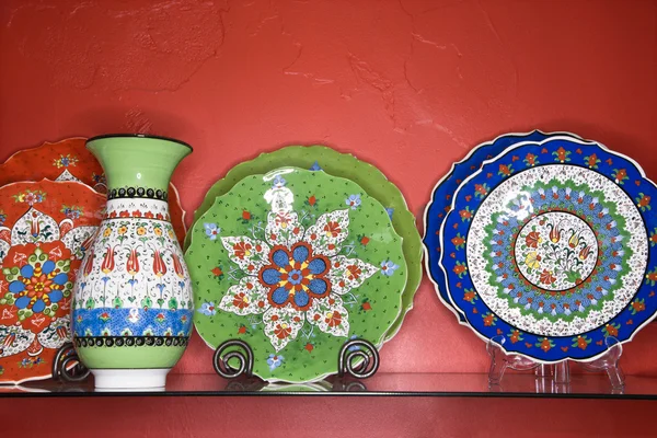 Plates and vase. — Stock Photo, Image