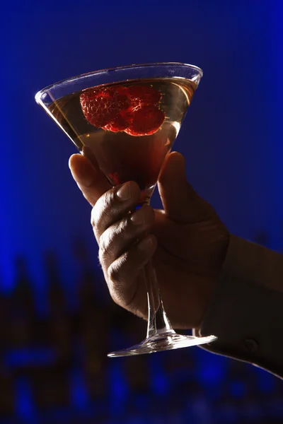 Hand bedrijf martini. — Stockfoto