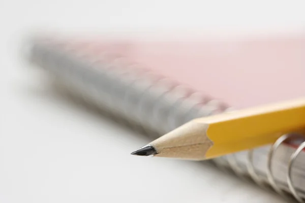 Ołówek na notebooka. — Zdjęcie stockowe