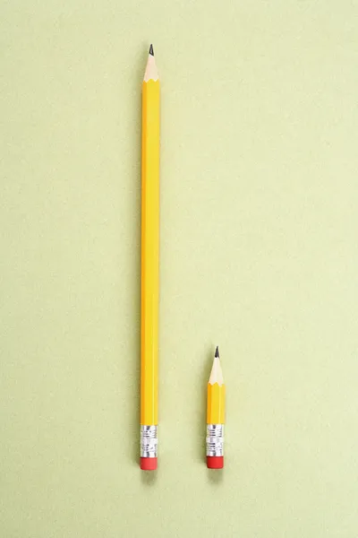 Bleistift-Vergleich. — Stockfoto