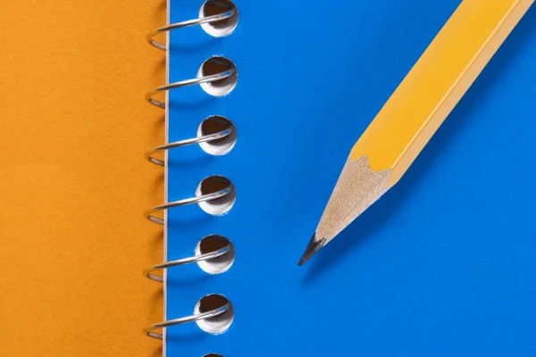 Ceruza és notebook. — Stock Fotó