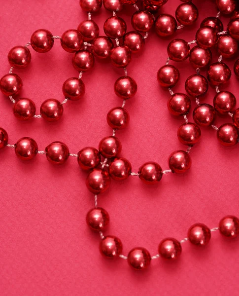 Sträng med röda pärlor. — Stockfoto