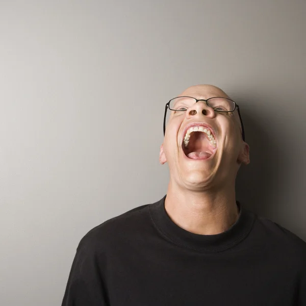 Muž s otevřenými ústy. — Stock fotografie