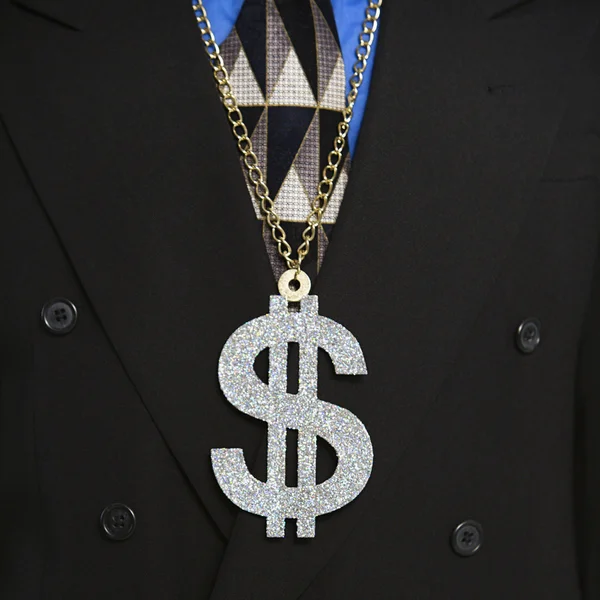 Muž nosí peníze znamení. — Stock fotografie