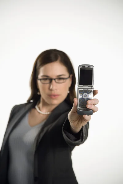 Žena pomocí telefonu s fotoaparátem. — Stock fotografie