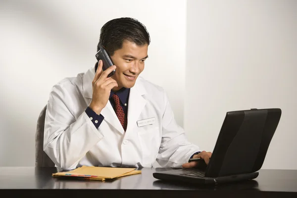 Doctor in office. — Stock Photo, Image