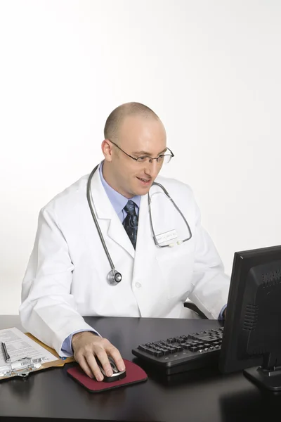 Médico caucásico masculino . — Foto de Stock