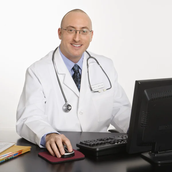 Masculino médico caucasiano . — Fotografia de Stock