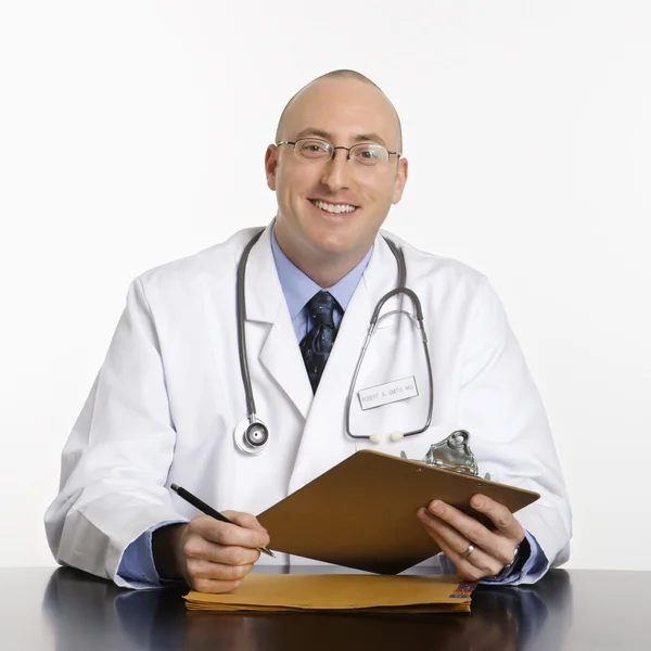 Médico caucásico masculino . —  Fotos de Stock