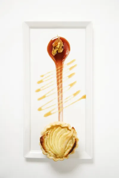 Jablkový koláč s ořechy. — Stock fotografie