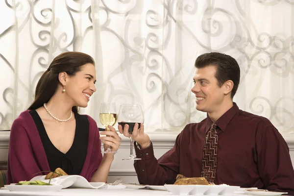 Couple toasting glasses. — Stock Photo, Image