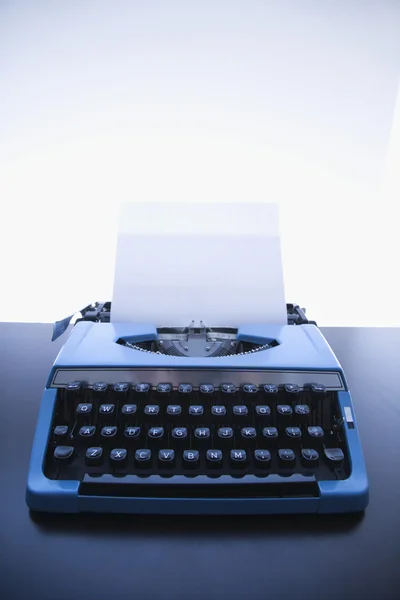 Oude ouderwetse schrijfmachine. — Stockfoto