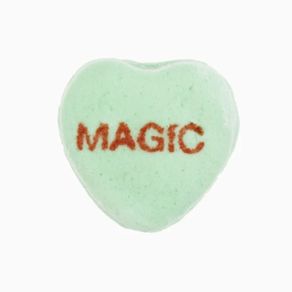 Corazón de caramelo en blanco . — Foto de Stock