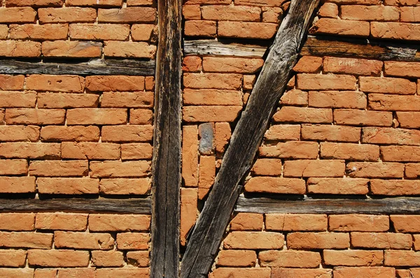 Parede de celeiro de meia madeira de estrutura — Fotografia de Stock