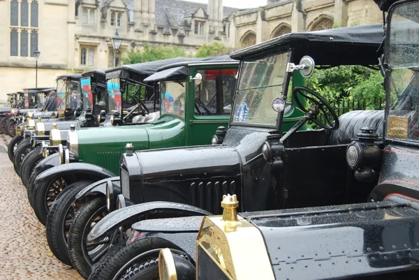 retro auto's parade