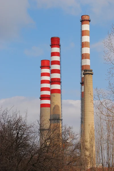 Kominy elektrowni termoelektrycznej — Zdjęcie stockowe