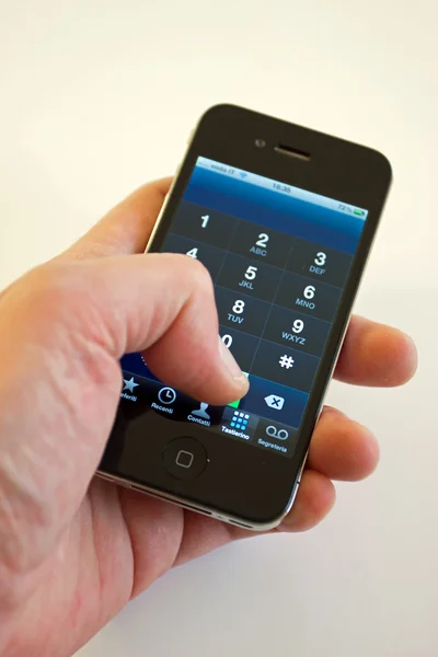 Мобільний телефон Apple Iphone 4 — стокове фото