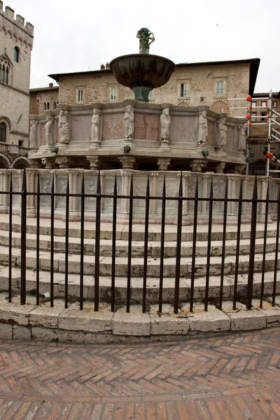 Perugia, İtalya Merkez Meydanı'nda ünlü çeşmeleri — Stok fotoğraf