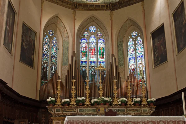 Innenraum der kathedrale des hl. Lorenzo in perugia — Stockfoto