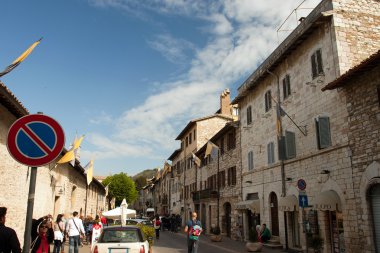 Assisi'da ana cadde görünümü