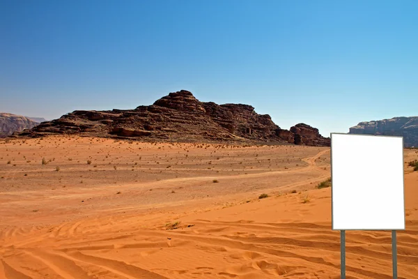 Plakatwand in der Wüste — Stockfoto