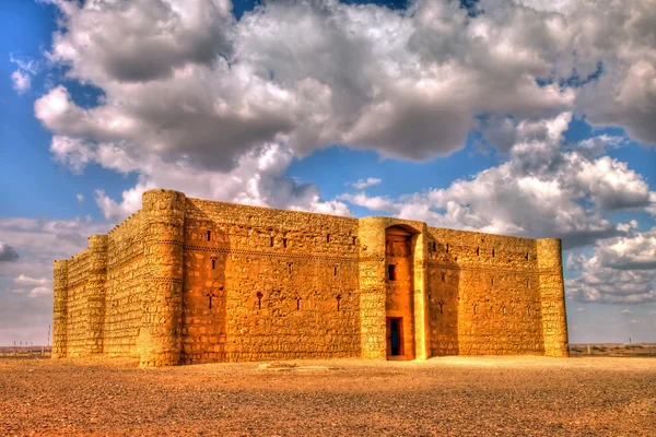 Kaharana wüste burg in jordan in hdr — Stockfoto