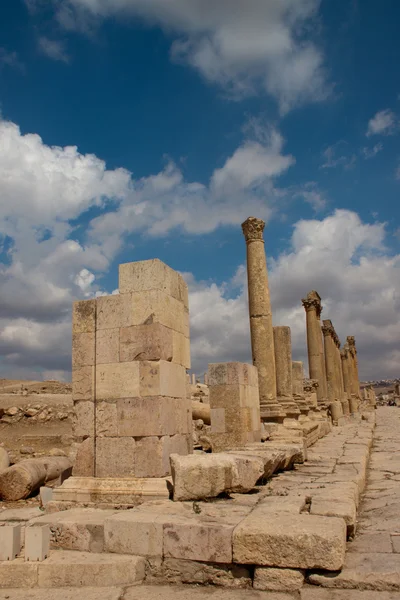 Oude jerash. ruïnes van de Grieks-Romeinse stad gera in Jordaan — Stockfoto