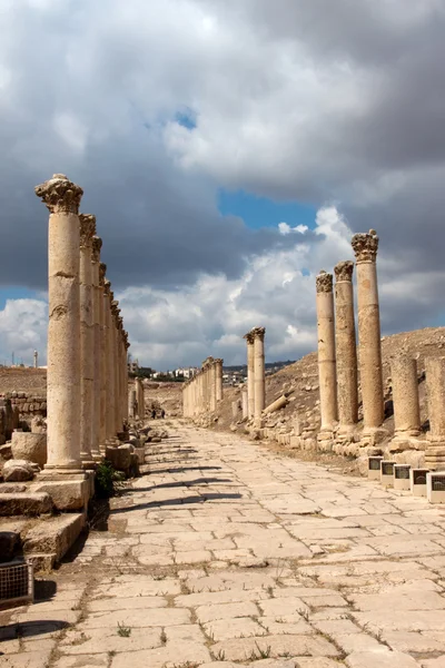 Starověké Džeraš. ruiny z Řecko-římského města gera v Jordánsku — Stock fotografie