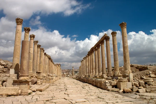 El antiguo Jerash. Ruinas de la ciudad greco-romana de Gera en Jordania —  Fotos de Stock
