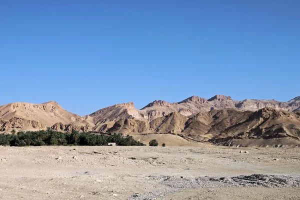 トズールの岩が多い砂漠の山々 — ストック写真