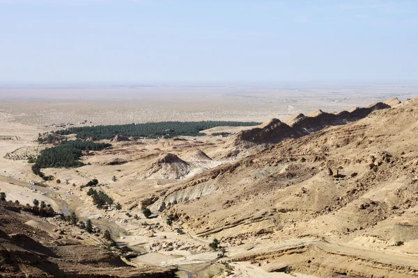 Bergen van de rotsachtige woestijn van tozeur — Stockfoto