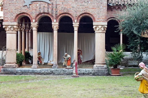 Courtyard basilikan san Zeno — Stockfoto
