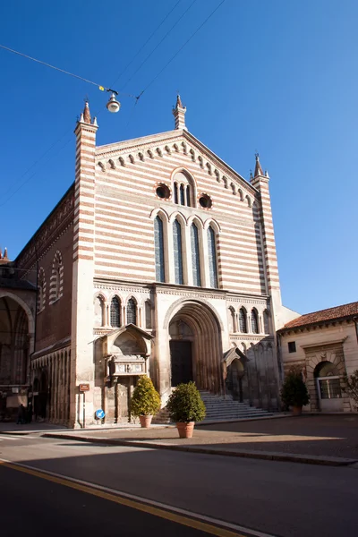 Kościół san fermo Maggiore, verona — Zdjęcie stockowe
